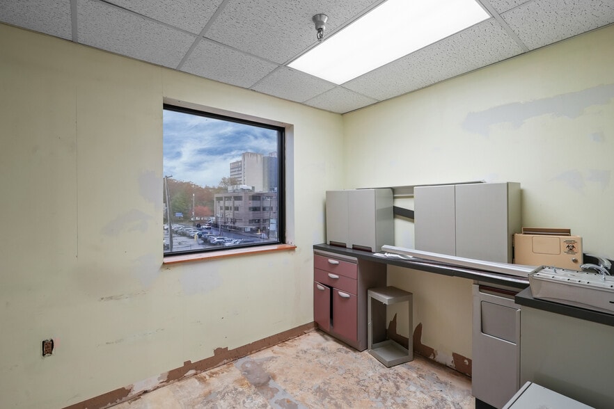 More Photos Of 235 Plain St, Providence Medical For Sale