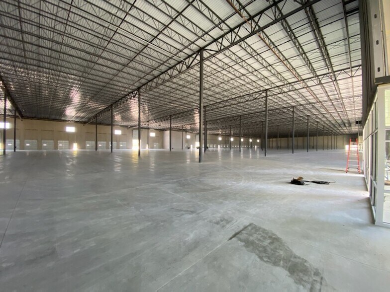 More Photos Of 17745 Lookout Rd, Schertz Warehouse For Lease