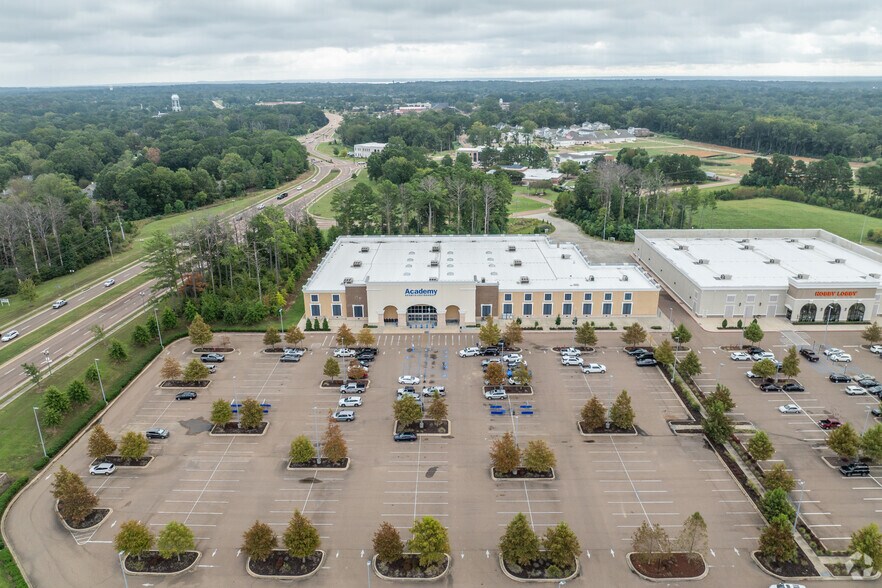 More Photos Of 1951 Main St, Madison General Retail For Sale