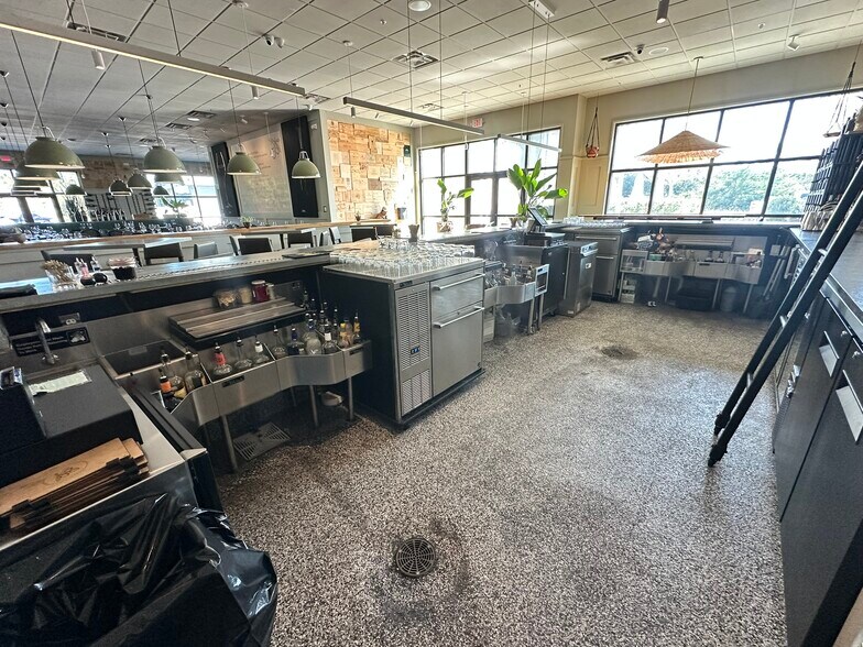 More Photos Of 4771 E County Highway 30A, Santa Rosa Beach General Retail For Lease