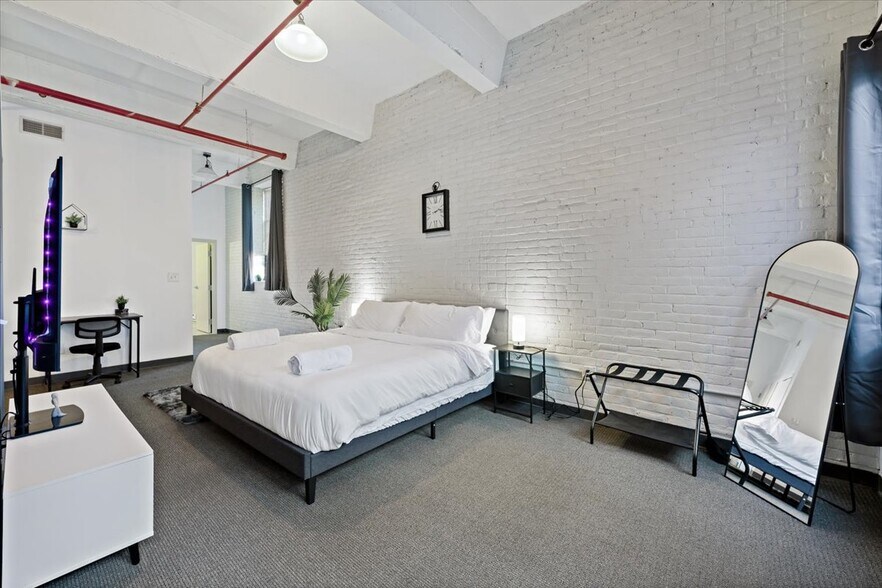 More Photos Of 128 N 8th St, Allentown Warehouse For Sale