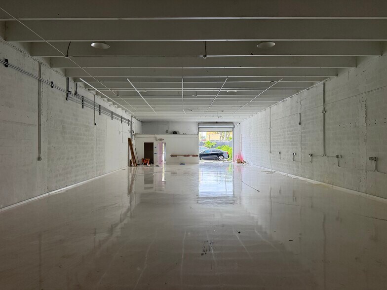 More Photos Of 2175 NW 26th Ave, Miami Warehouse For Lease
