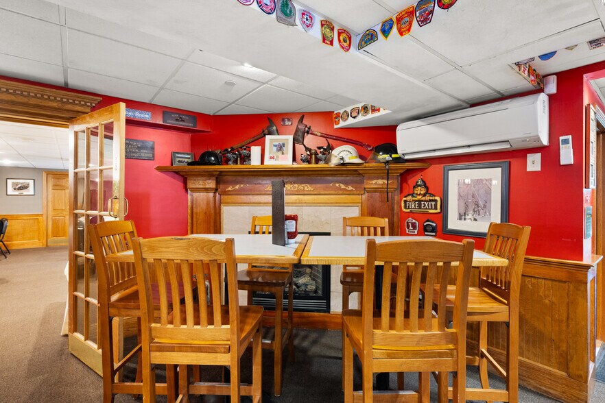 More Photos Of 11 Farmington Rd, Rochester Restaurant For Sale