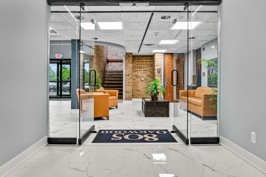 More Photos Of 805 Oakwood Dr, Rochester Office For Lease