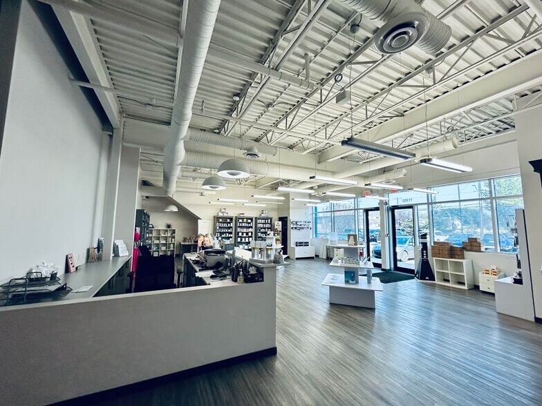 More Photos Of 11350 119 St NW, Edmonton Flex For Sale