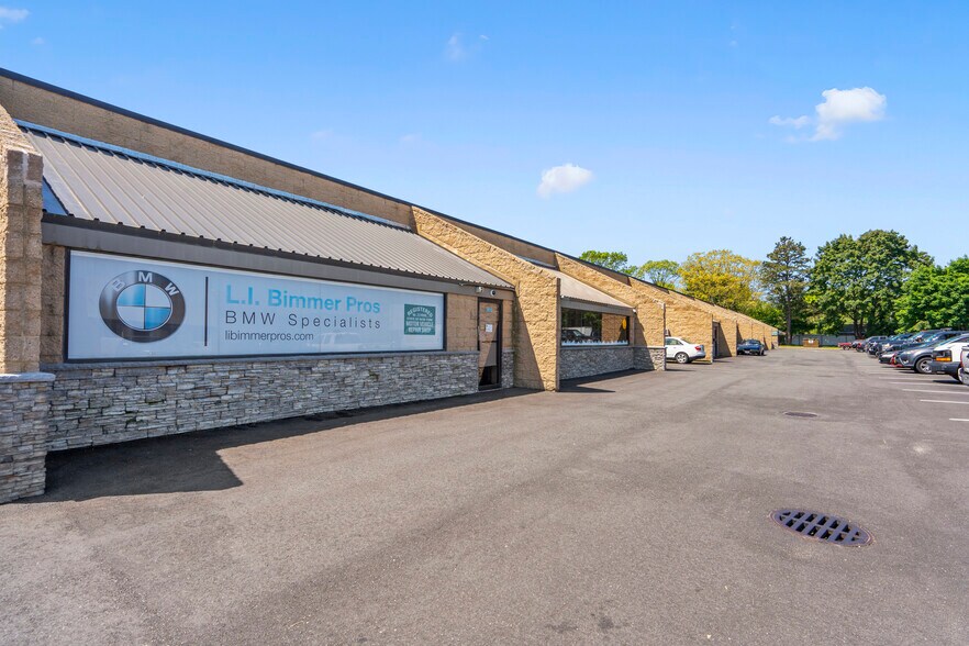 More Photos Of 90 Knickerbocker Ave, Bohemia Distribution For Sale