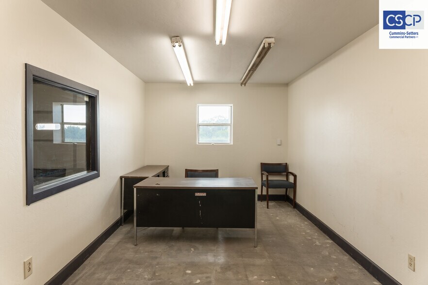 More Photos Of 1175 State Hwy 19, Chickasha Manufacturing For Lease