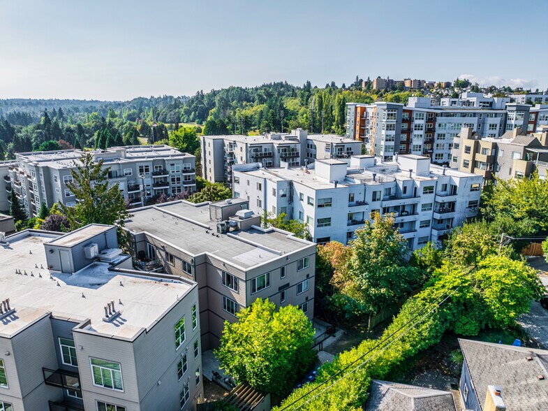More Photos Of 3210 SW Avalon Way, Seattle Apartments For Sale