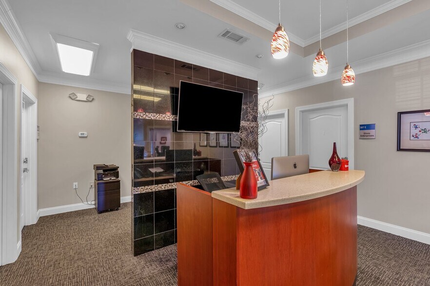 More Photos Of 3104 Creekside Village Dr NW, Kennesaw Loft Creative Space For Sale