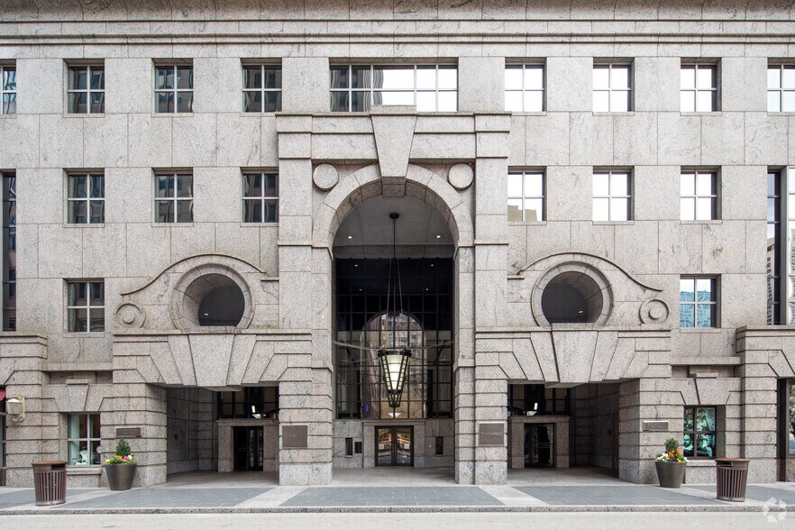 More Photos Of 100 N 18th St, Philadelphia Office For Lease