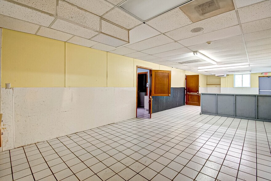 More Photos Of 3019 Dickinson Ave, Dickinson Freestanding For Sale