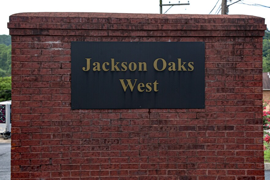 More Photos Of 10426 Jackson Oaks Way, Knoxville Office For Lease