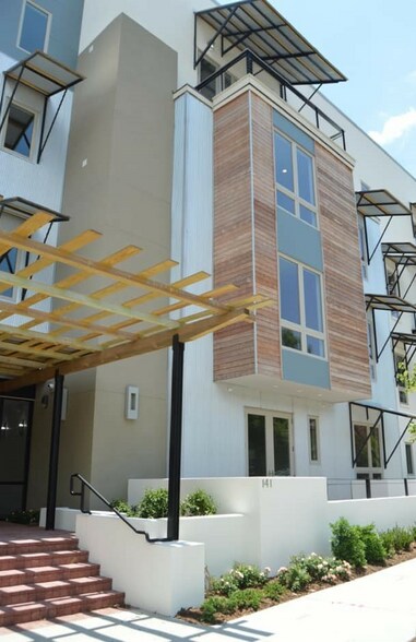 More Photos Of 141 Napoleon St, Baton Rouge Multifamily For Sale