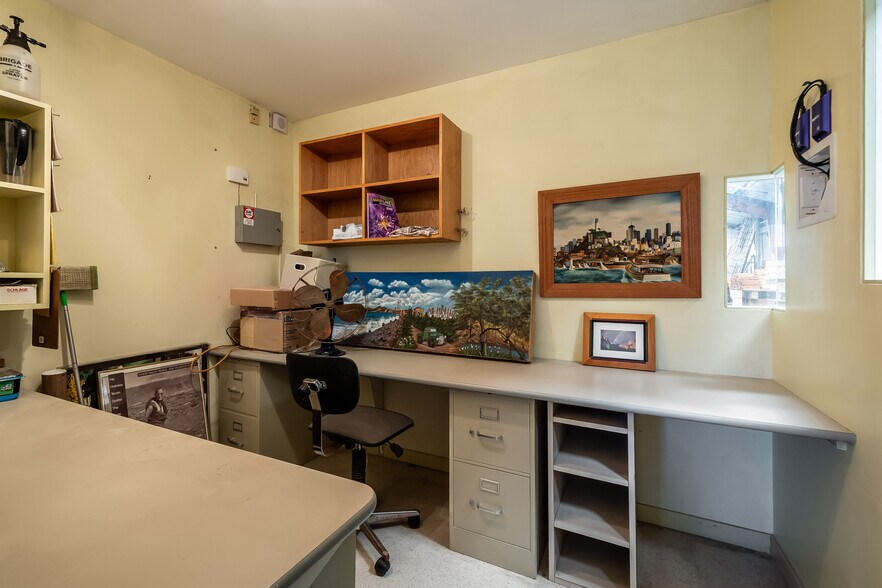 More Photos Of 1176-1180 Shafter Ave, San Francisco Manufacturing For Sale