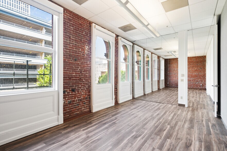 More Photos Of 920 SW 3rd Ave, Portland Office For Lease