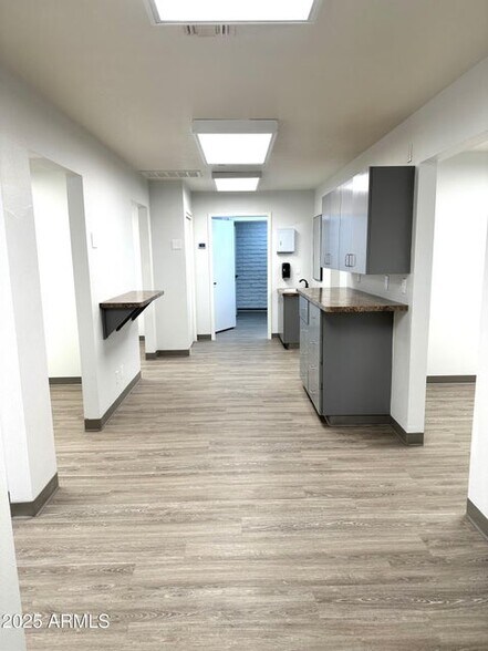 More Photos Of 600 E University Dr, Mesa Medical For Lease