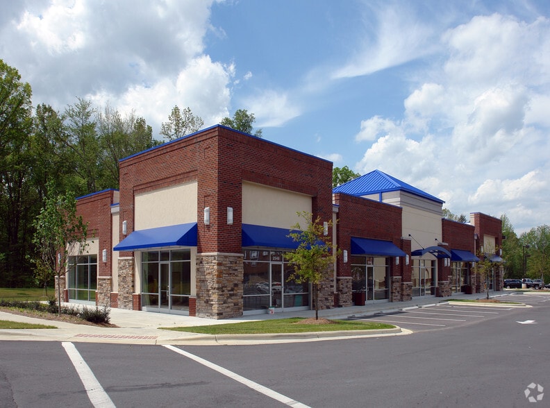 More Photos Of 2538-2546 Somerset Center Dr, Winston-Salem Storefront For Lease
