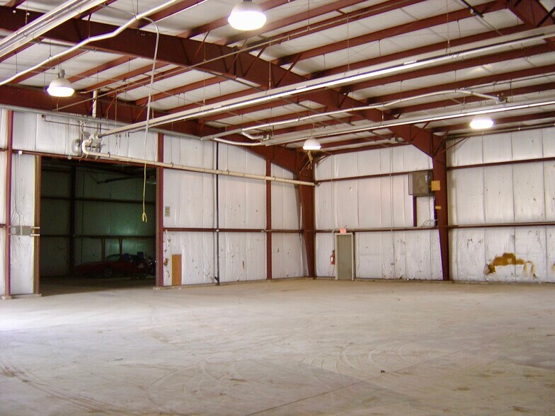 More Photos Of 437 Dunlap St, Delaware Warehouse For Lease