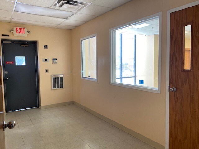 More Photos Of 4231-4233 Leap Rd, Hilliard Warehouse For Lease