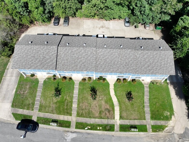 More Photos Of 1800 Labette Manor Dr, Little Rock Apartments For Sale
