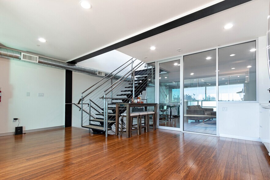 More Photos Of 227 California St, El Segundo Loft Creative Space For Lease