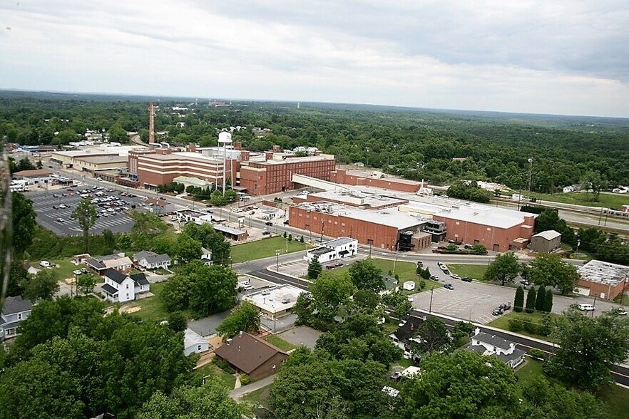 More Photos Of 301 N Scales St, Reidsville Manufacturing For Sale