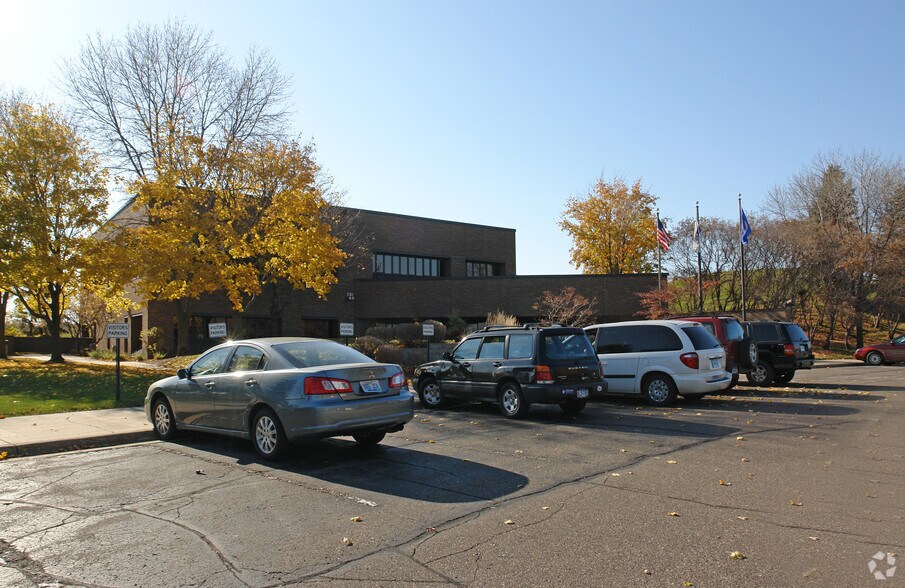 More Photos Of 14615 Lone Oak Rd, Eden Prairie Office For Sale