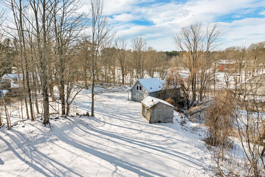 More Photos Of 5 Buttrick Rd, Londonderry Office For Lease