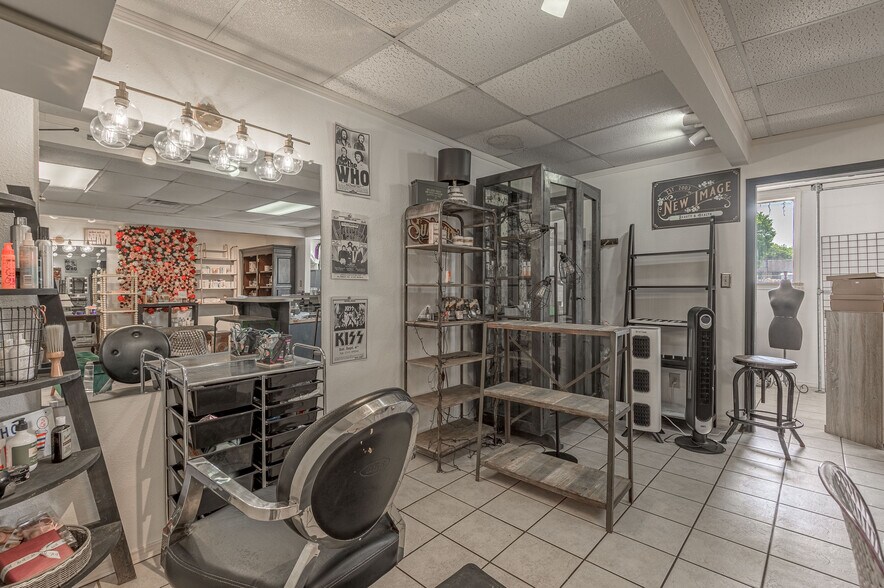 More Photos Of 131 Commerce st, Lovelady General Retail For Sale