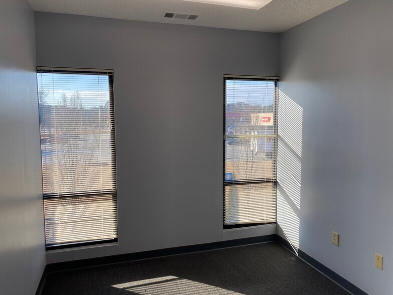 More Photos Of 8385 Cherokee Blvd, Douglasville Medical For Lease