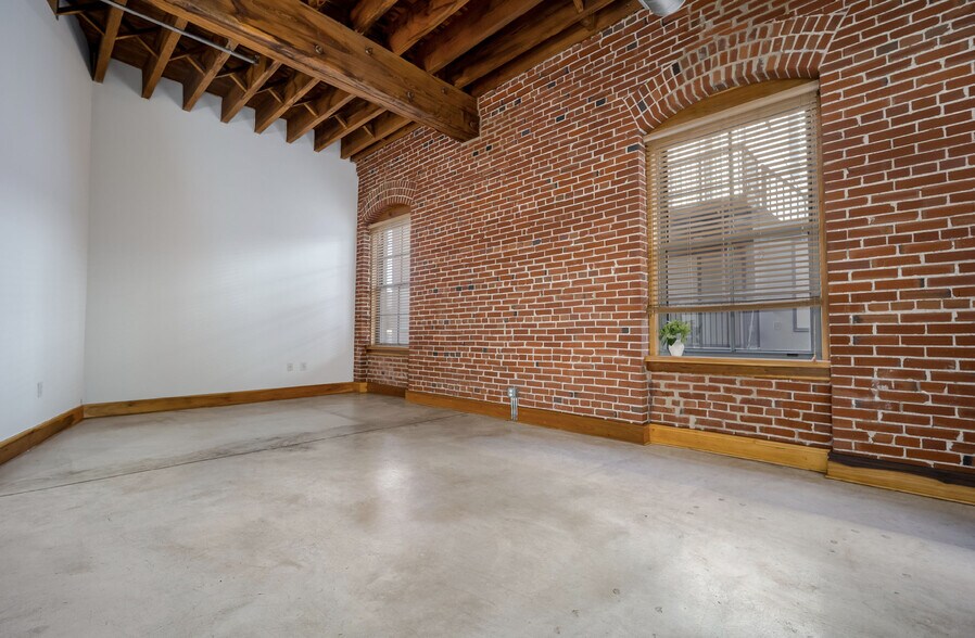 More Photos Of 1000 Spruce St, Saint Louis Apartments For Lease