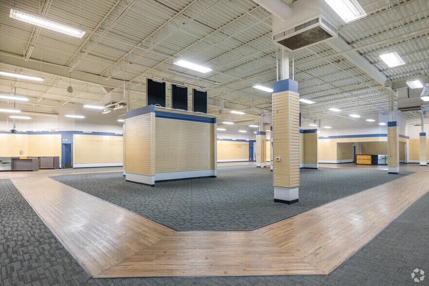 More Photos Of 3301 W Main St, Norman Unknown For Sale