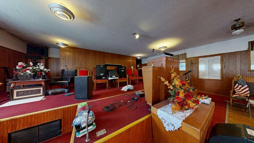 More Photos Of 1107 Spring St, Hot Springs Flex For Lease