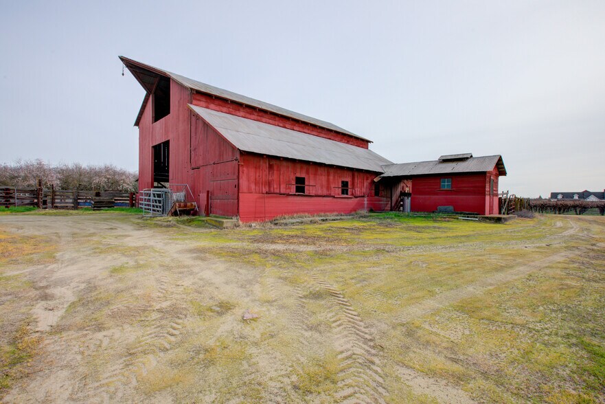 More Photos Of 13120 S Highway 99, Manteca Land For Sale