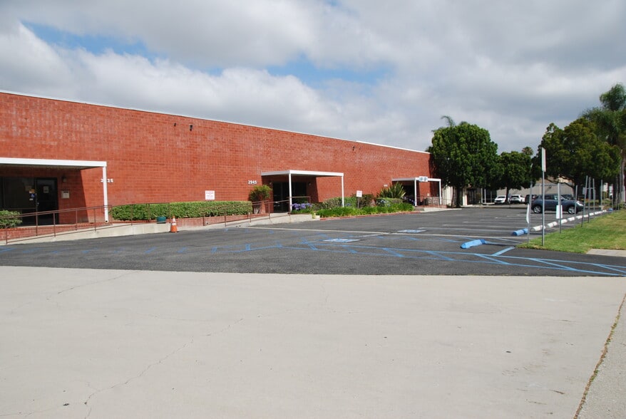 More Photos Of 2935-2955 Redondo Ave, Long Beach Warehouse For Lease