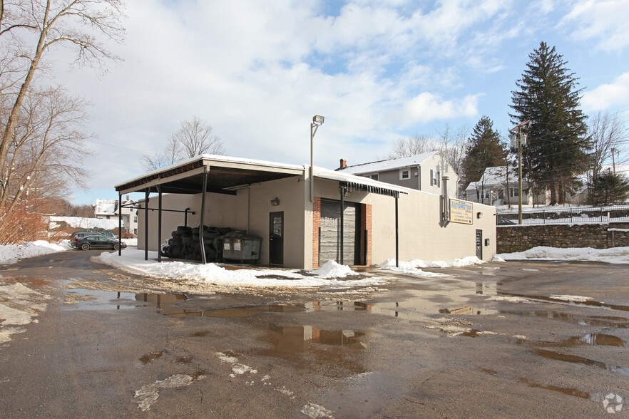 More Photos Of 554 Main St, Oakville Storefront Retail Office For Lease