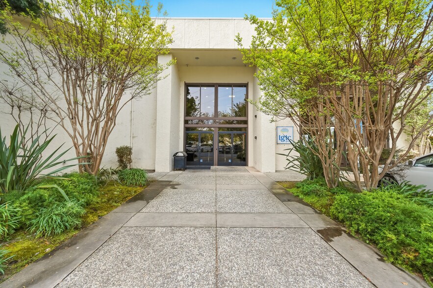 More Photos Of 2542 S Bascom Ave, Campbell Office For Sale