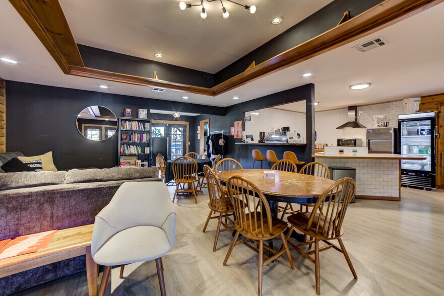 More Photos Of 446724 E 390 Rd, Langley Hotel For Sale