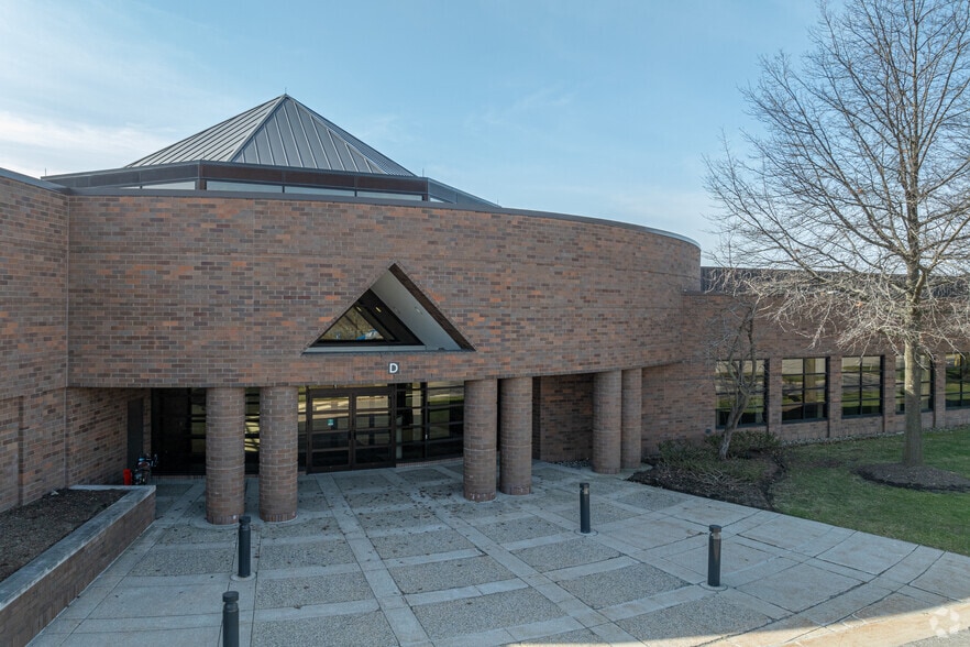 More Photos Of 701 S Waverly Rd, Holland Manufacturing For Lease