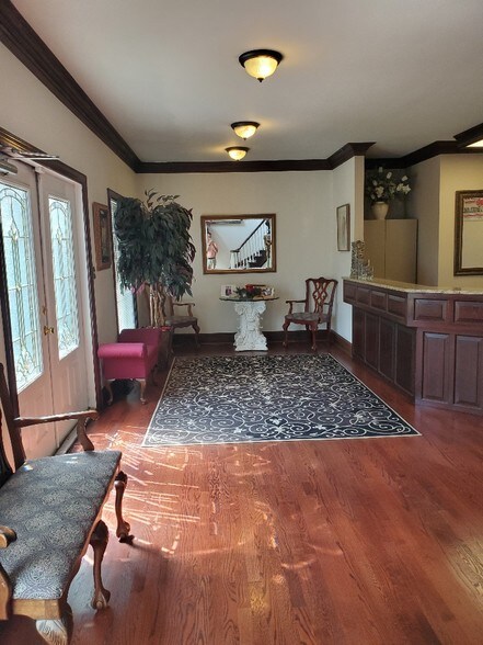 More Photos Of 1433 Emerywood Dr, Charlotte Office For Lease