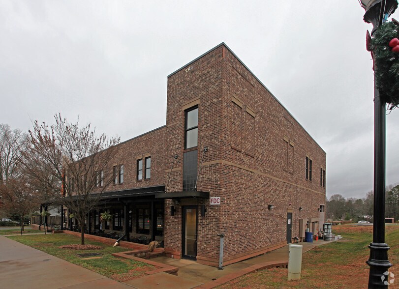 More Photos Of 7319 Matthews Mint Hill Rd, Mint Hill Freestanding For Lease