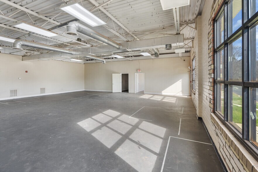 More Photos Of 3955 Highway 53, Hoschton Freestanding For Sale