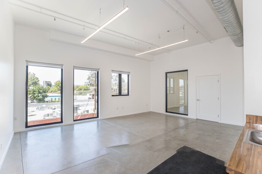 More Photos Of 9005-9009 Exposition Blvd, Los Angeles Loft Creative Space For Lease