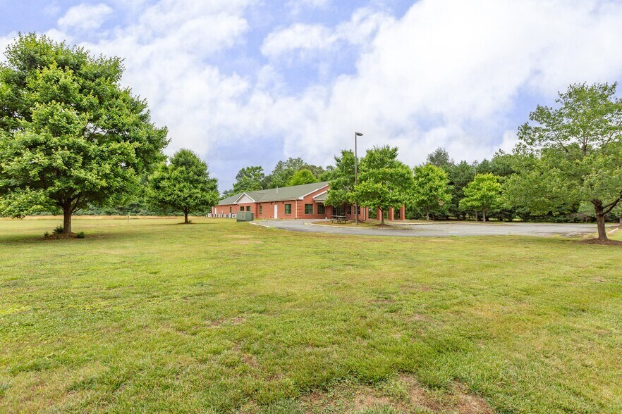 More Photos Of 15394 Kings Hwy, Montross Medical For Sale