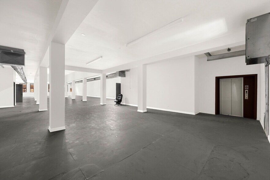 More Photos Of 2327 N Milwaukee Ave, Chicago General Retail For Lease