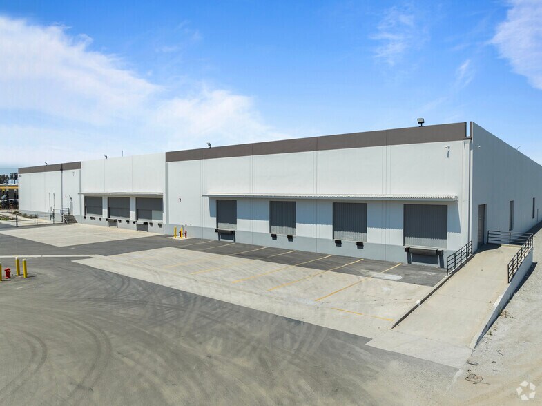 More Photos Of 2690 Pellissier Pl, City of Industry Warehouse For Lease