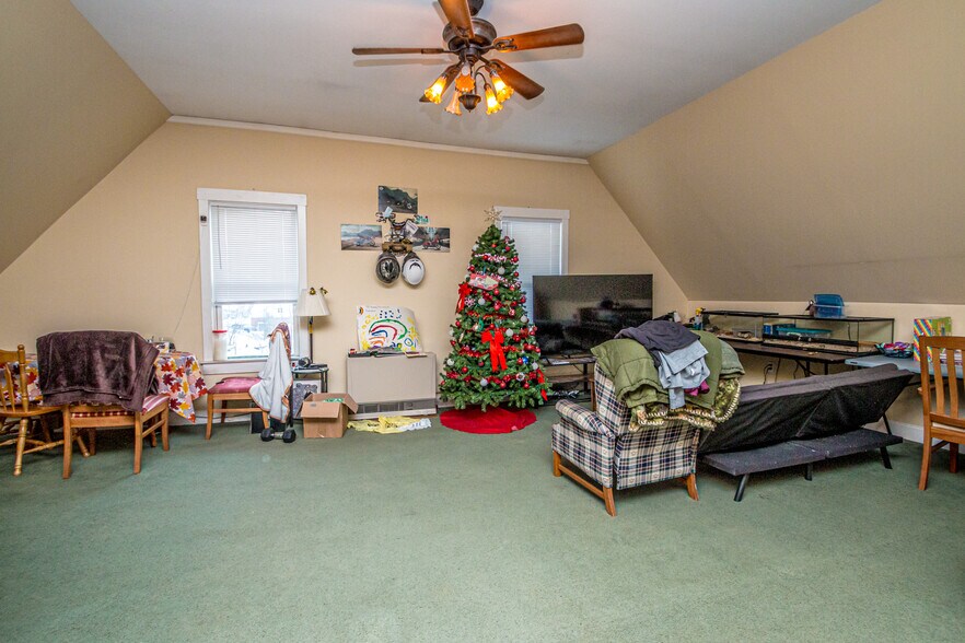 More Photos Of 12 Middle St, Lancaster Storefront Retail Residential For Sale