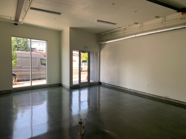 More Photos Of 1407 SE Cora St, Portland Restaurant For Sale