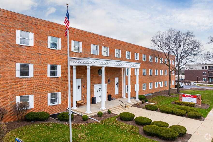 More Photos Of 444 N Northwest Hwy, Park Ridge Office For Lease