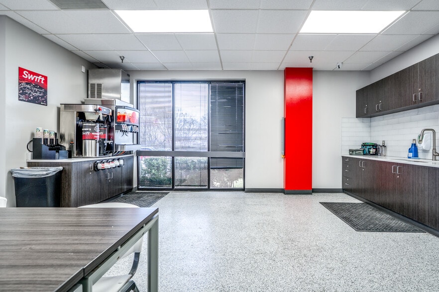 More Photos Of 20701 E 81st St, Broken Arrow Manufacturing For Sale